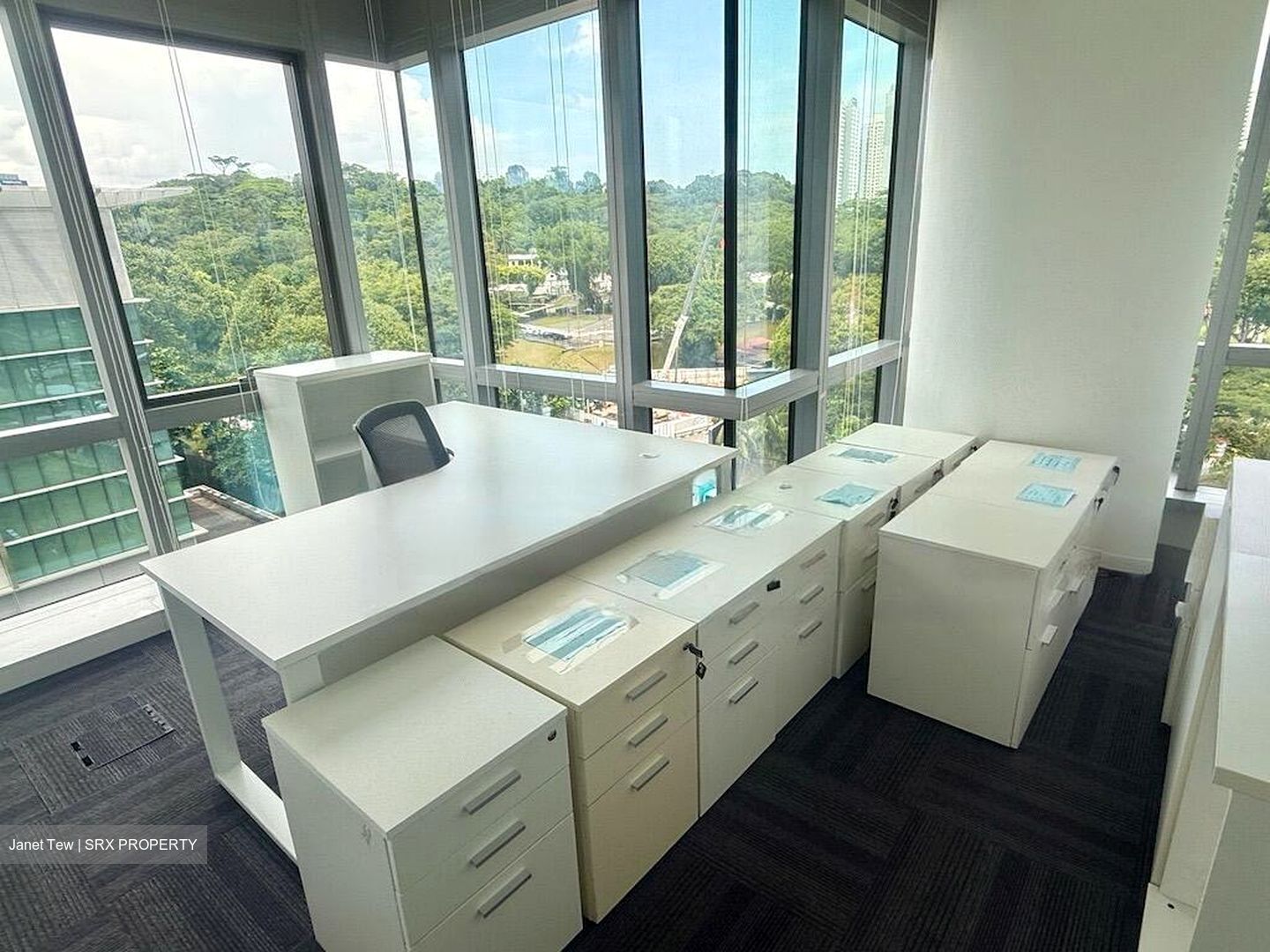 Alexandra Point (D5), Office #530839531